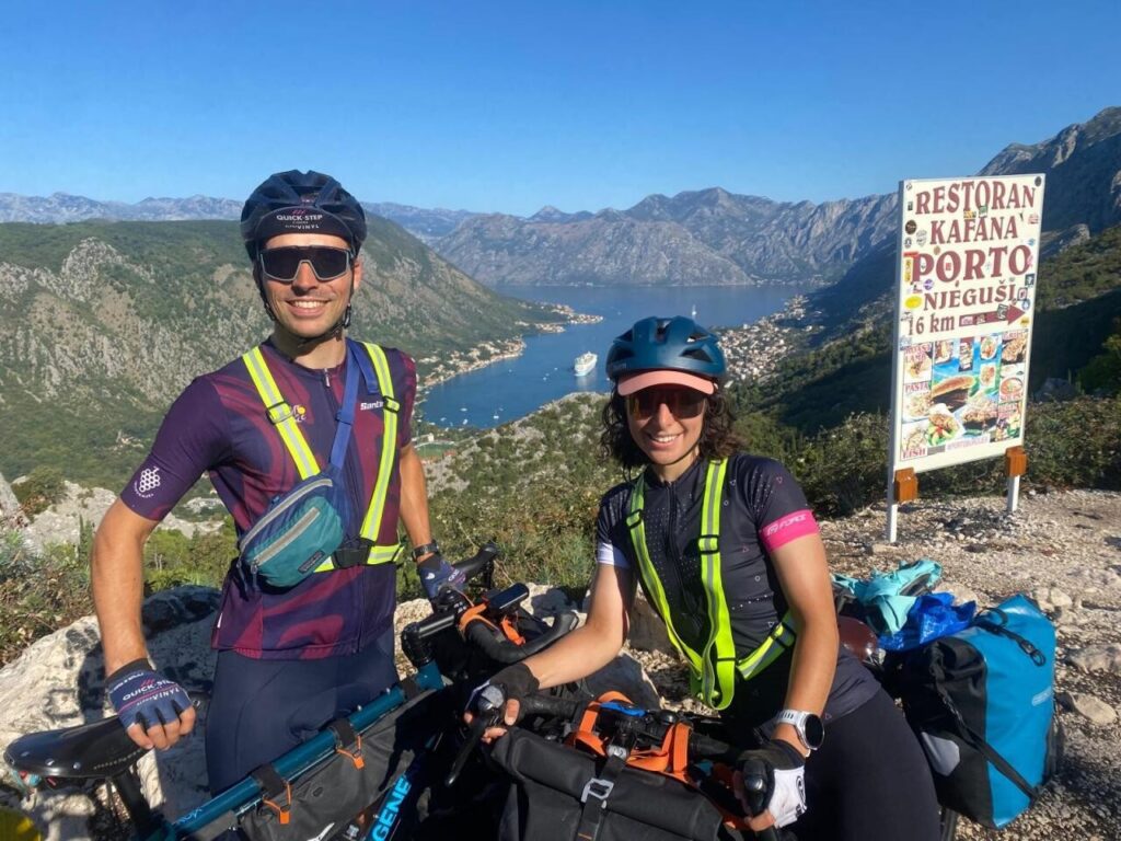 Côte de Granit rose. Du Danemark à la Grèce, ils parcourent 4 200 km à vélo