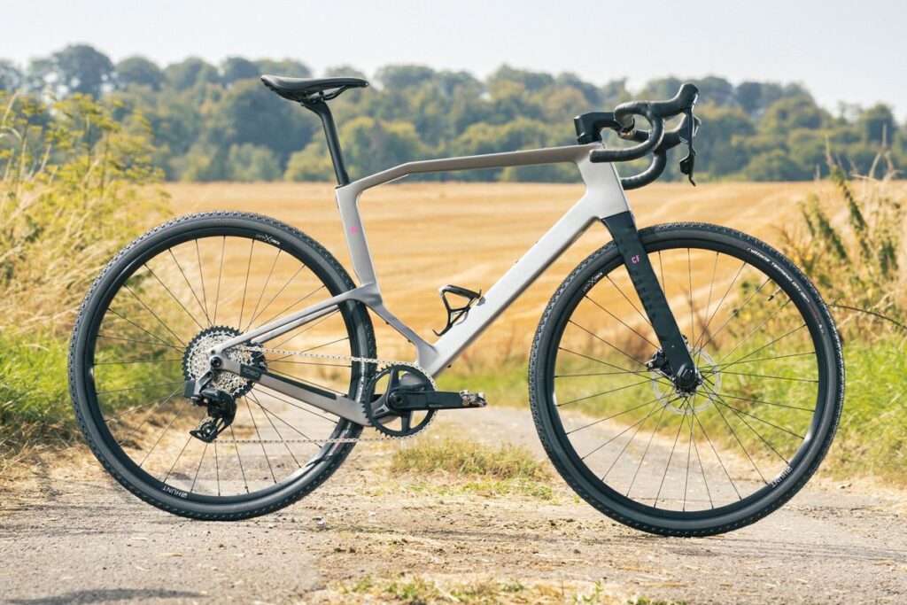 Rondo Ruut CF1 G2 : un gravel bike rapide, amusant et tolérant qui sort du lot
